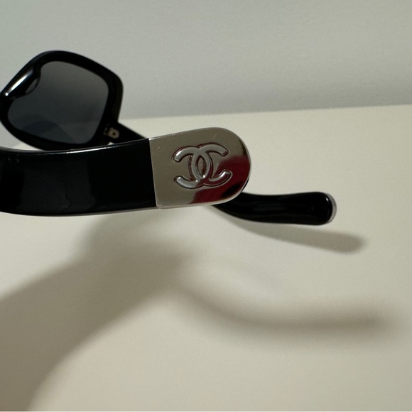 Authentic almost brand new CHANEL sunglasses - Picture 2 of 11
